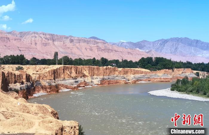 圖為黃河河曲?！埡ｖ?攝