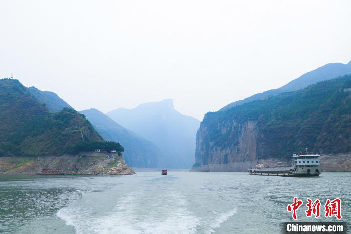 一場(chǎng)巡河“找茬”行動(dòng)，何以巡出碧水東流的長(zhǎng)江？