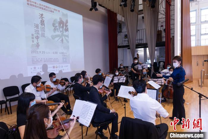 圖為音樂(lè)會(huì)現(xiàn)場(chǎng)?！≈鬓k方供圖