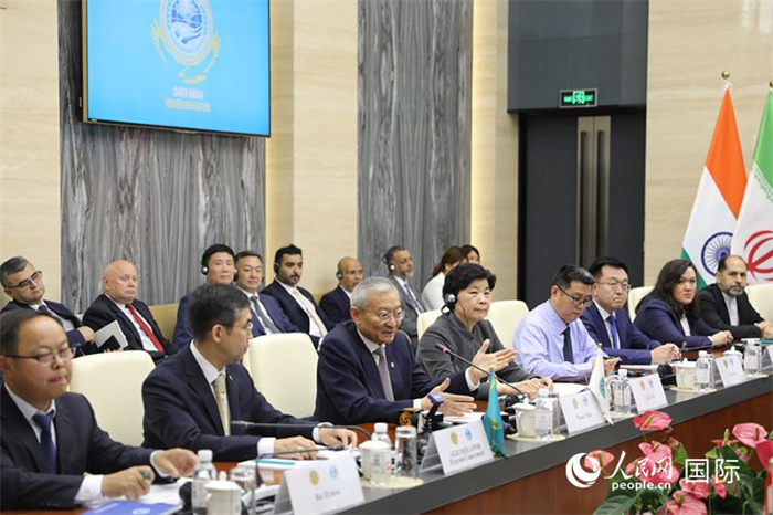 上合組織秘書長張明發(fā)表講話。人民網(wǎng) 俄布拉依攝