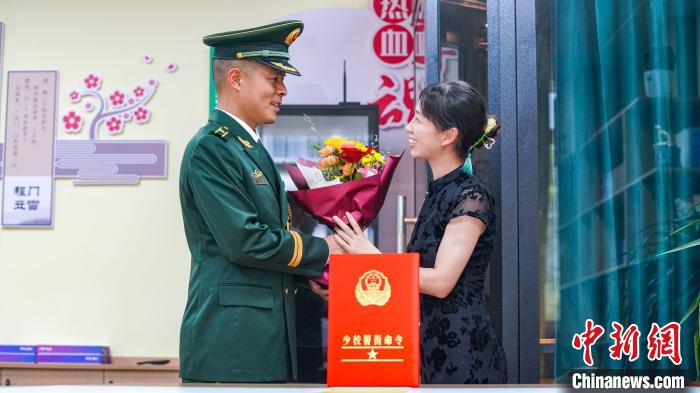 軍功章有你的一半?！堦愑?攝