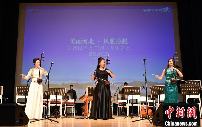 圖為音樂會(huì)現(xiàn)場?！∈谞栔袊幕行墓﹫D