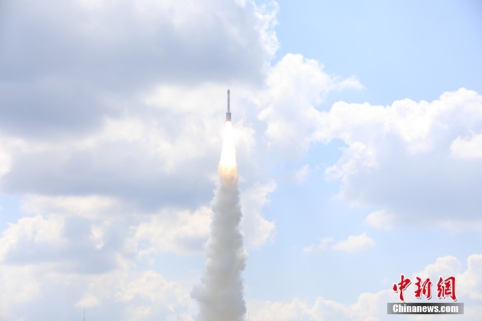 北京時(shí)間 2023年9月10日12時(shí)30分，中國在太原衛(wèi)星發(fā)射中心使用長征六號(hào)改運(yùn)載火箭，成功將遙感四十號(hào)衛(wèi)星發(fā)射升空，衛(wèi)星順利進(jìn)入預(yù)定軌道，發(fā)射任務(wù)獲得圓滿成功。該衛(wèi)星主要用于開展電磁環(huán)境探測(cè)及相關(guān)技術(shù)試驗(yàn)。此次任務(wù)是長征系列運(yùn)載火箭第487次飛行。王曉虎 攝