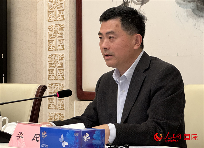 10月31日，歐美同學會秘書長李民在第五屆中法文化論壇媒體吹風會上講話。（人民網(wǎng) 謝瑩攝）