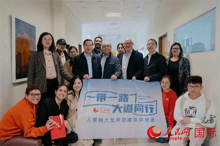 人民網(wǎng)“一帶一路 大道同行”大型跨國(guó)融媒體報(bào)道組走進(jìn)烏拉圭。人民網(wǎng)記者 張若涵攝