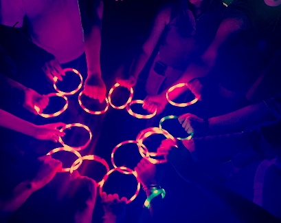 圖為玩家佩戴的手環(huán)。受訪者供圖