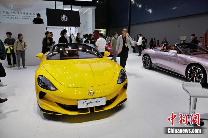 中國品牌新能源跑車。中新財(cái)經(jīng)記者 葛成 攝