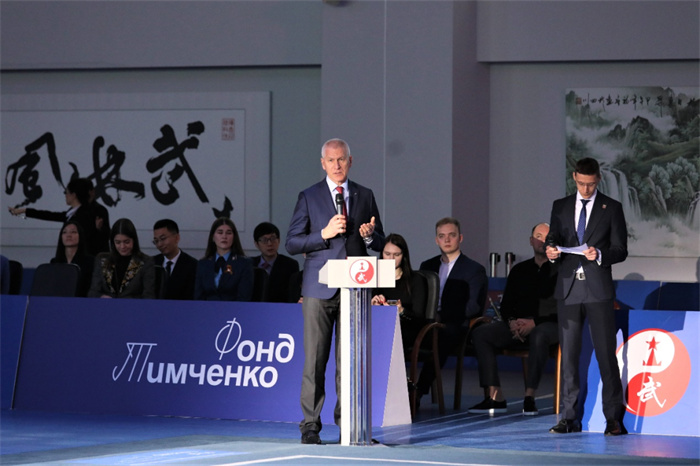 俄羅斯體育部長(zhǎng)馬特欽致辭。駐俄羅斯大使館供圖