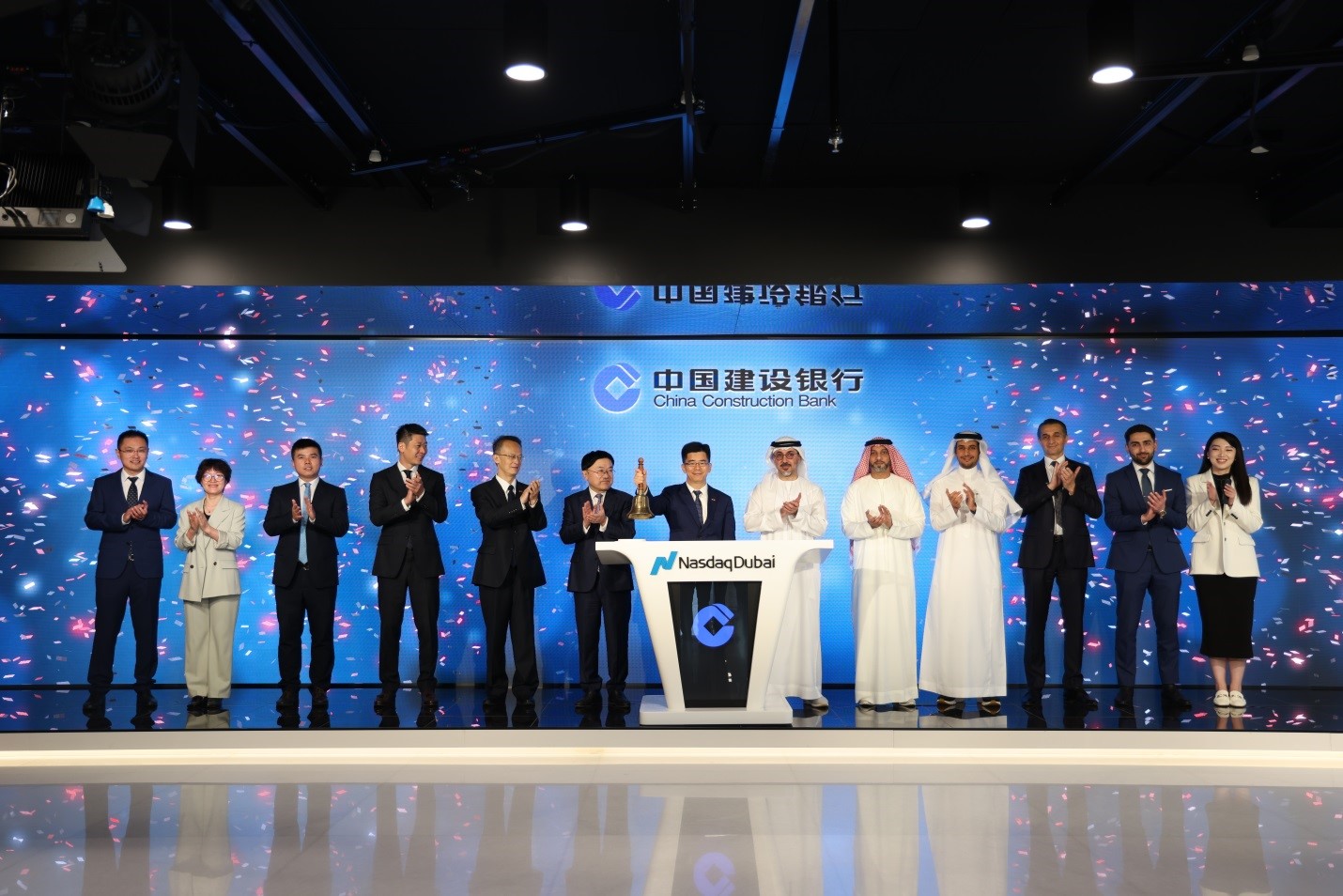 綠色債券上市儀式現(xiàn)場(chǎng)。人民網(wǎng)實(shí)習(xí)生 滕婧含攝