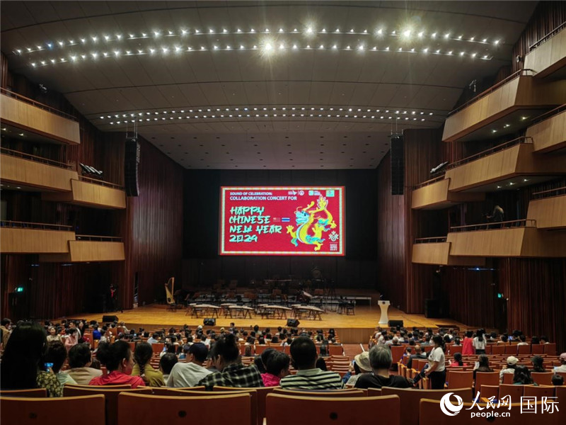 “歡慶之聲—2024歡樂春節(jié)音樂會”14日在泰國瑪希隆王子音樂廳舉行。人民網(wǎng)記者 楊一攝