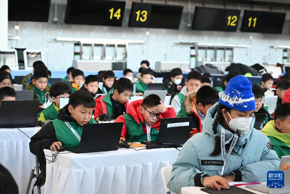 1月26日，選手們在比賽中。新華社記者 宋心平 攝