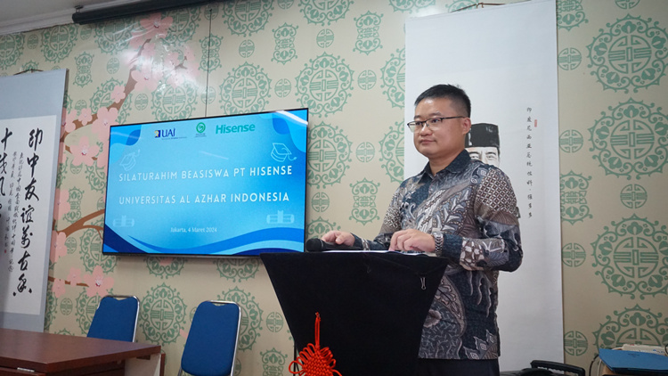 海信印尼公司總經理李現(xiàn)委致辭。阿拉扎大學孔子學院供圖