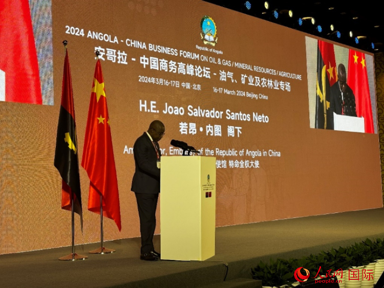 安哥拉駐華大使若昂·內(nèi)圖。人民網(wǎng)記者 張榮攝