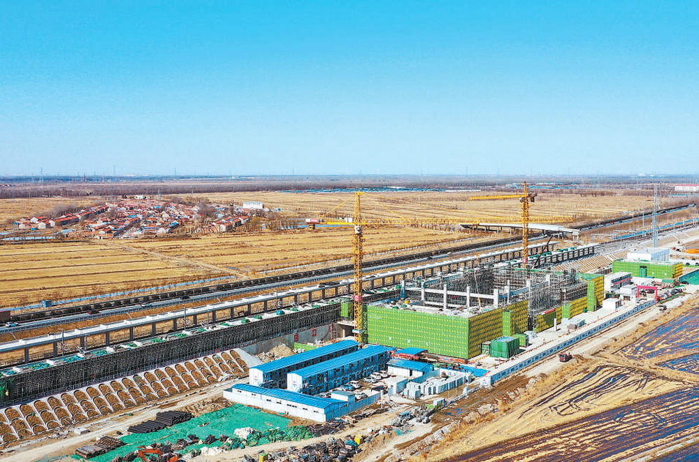 2月26日拍攝的建設(shè)中的京濱鐵路周良站（無人機照片）。