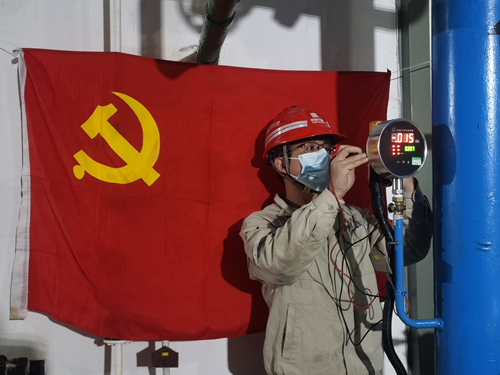 工作人員在進行工作。受訪單位供圖