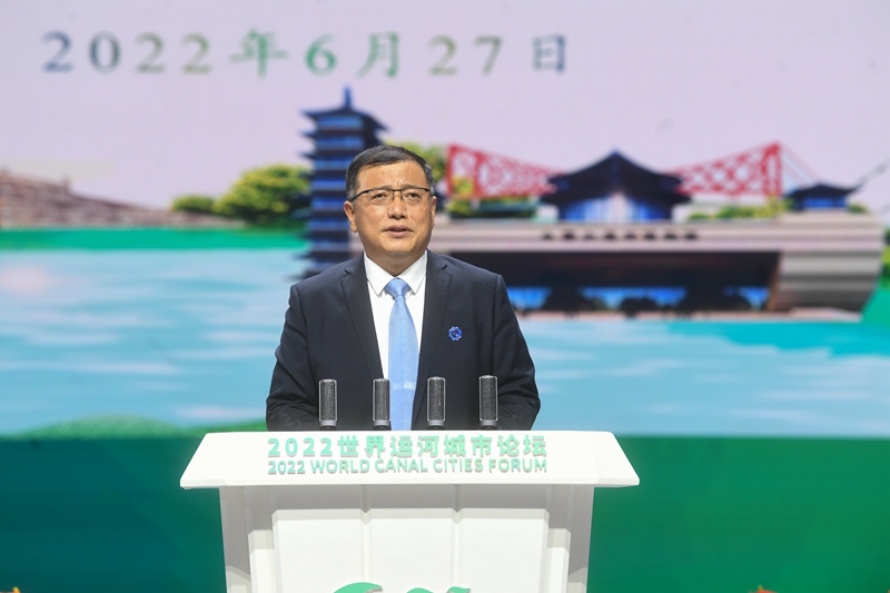 揚(yáng)州市委常委、常務(wù)副市長陳鍇竑作推介發(fā)言。邵丹攝