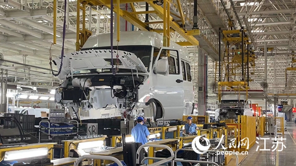 南京依維柯汽車有限公司生產(chǎn)車間。黃啟源攝