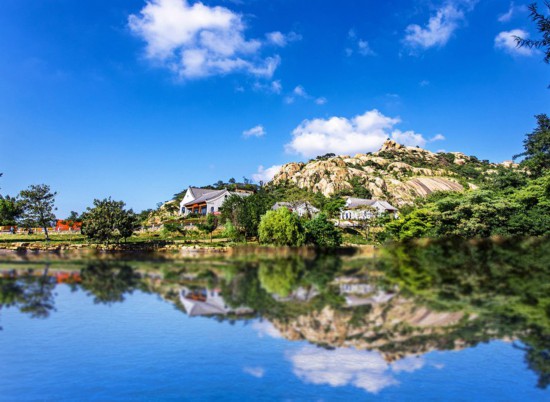 掩映于綠水青山間的朐山書(shū)院。丁躍進(jìn)攝