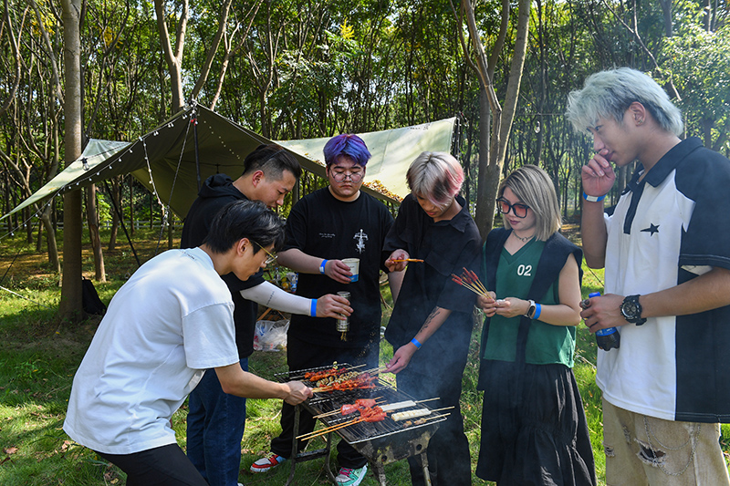 從馬達(dá)加斯加到肥東，楊晉打理的雨悅山房深受年輕人的喜愛(ài)。吳芳攝