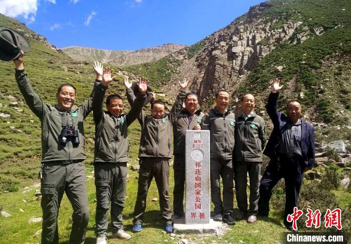 圖為管護員們難得的一次合影。受訪者供圖