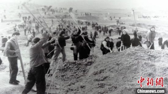 圖為開山治水。(資料圖) 青海省水利廳 供圖