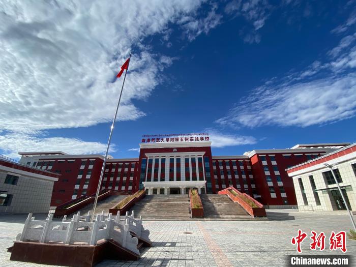 瀾滄江畔開出“教育格?；ā保含F(xiàn)代教育和生態(tài)教育并重