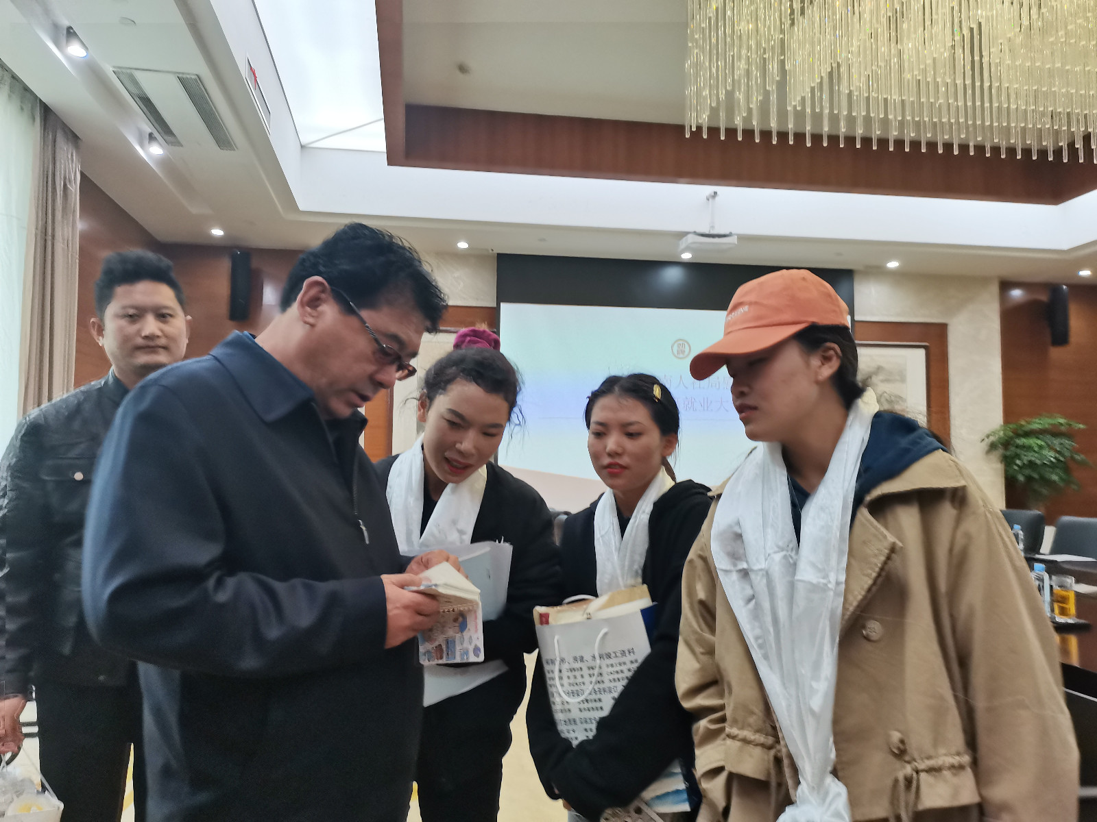 酥油糌粑和辣椒-遠道而來的家鄉(xiāng)味道(1225132)-20211027085334.jpg 酥油糌粑和辣椒-遠道而來的家鄉(xiāng)味道(1225132)-20211027085334.jpg