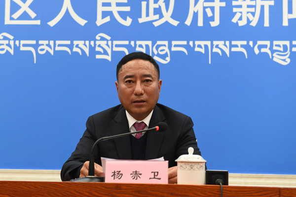 楊赤衛(wèi) 林芝市常委、政府副市長.JPG