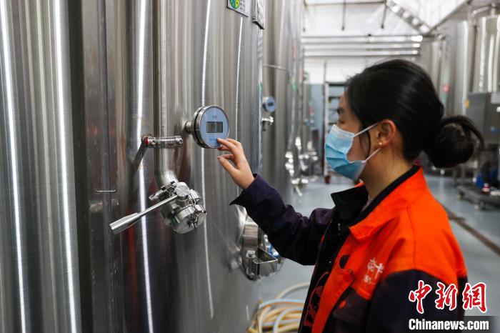 西藏芒康:葡萄種植成當?shù)孛癖娭赂恢匾緩? oldsrc=