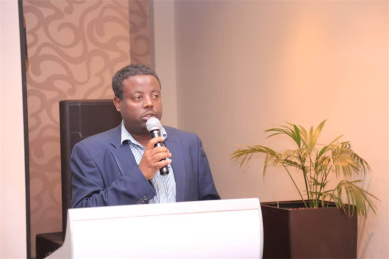 圖為埃塞俄比亞亞的斯亞貝巴大學(xué)政策研究員巴盧·德米西。受訪者供圖