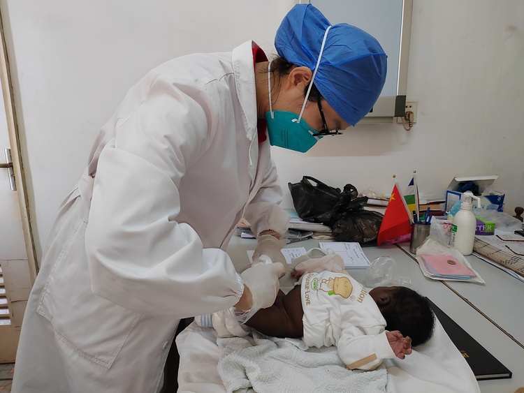 第20批援中非中國醫(yī)療隊(duì):不以山海為遠(yuǎn) 傳播仁心仁術(shù)