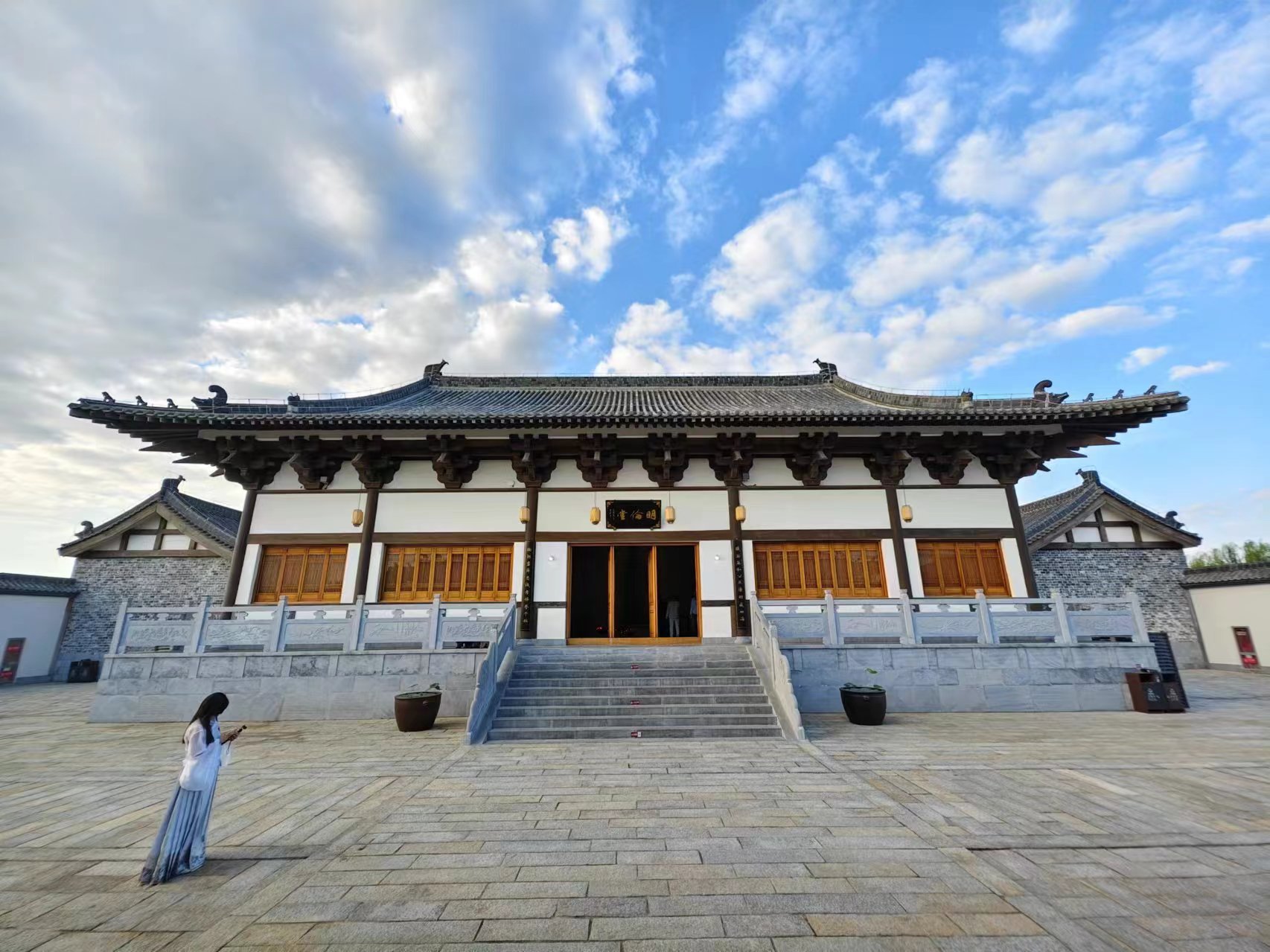 【2024打卡中國(guó)】穿越時(shí)空的對(duì)話(huà):外國(guó)網(wǎng)紅探索包公故里文化園(組圖)_fororder_微信圖片_20240923170251