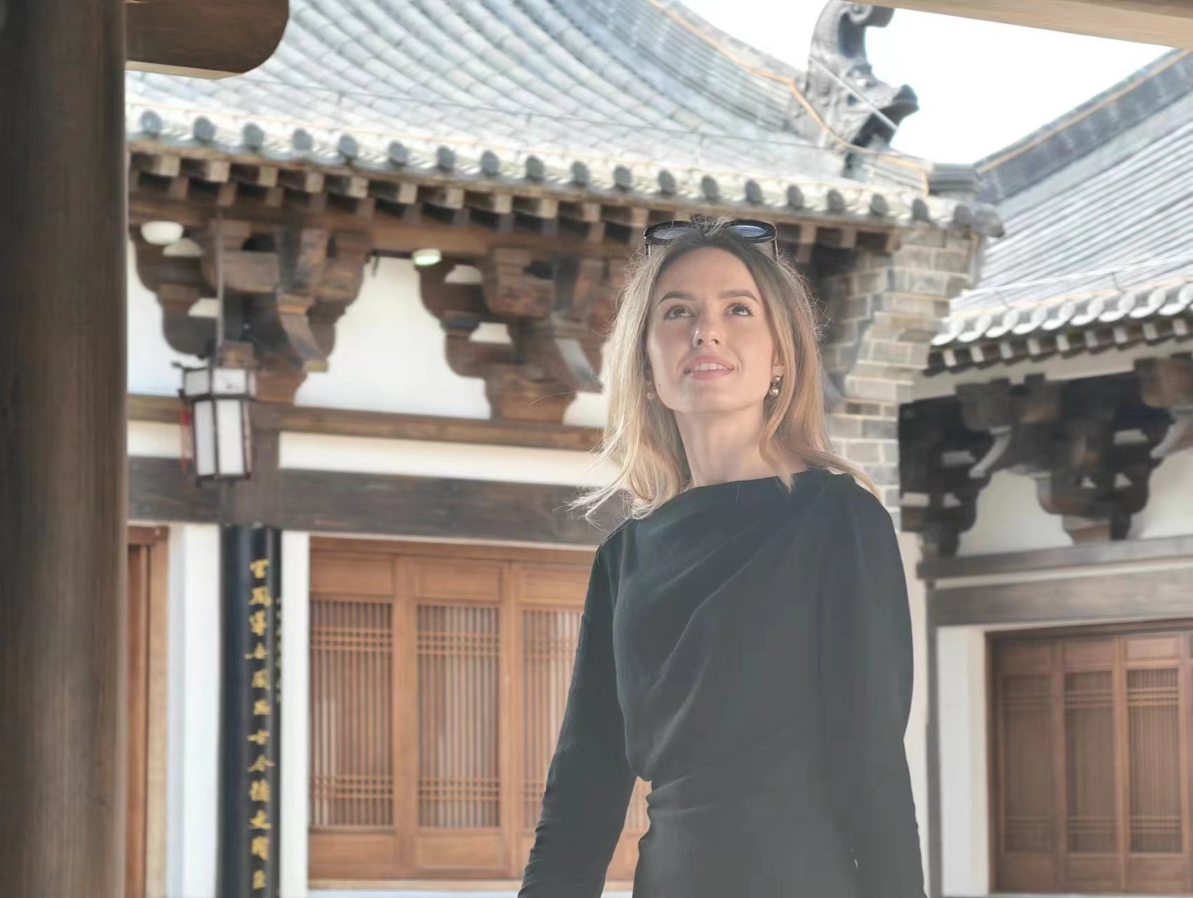 【2024打卡中國(guó)】穿越時(shí)空的對(duì)話(huà):外國(guó)網(wǎng)紅探索包公故里文化園(組圖)_fororder_微信圖片_20240923155400