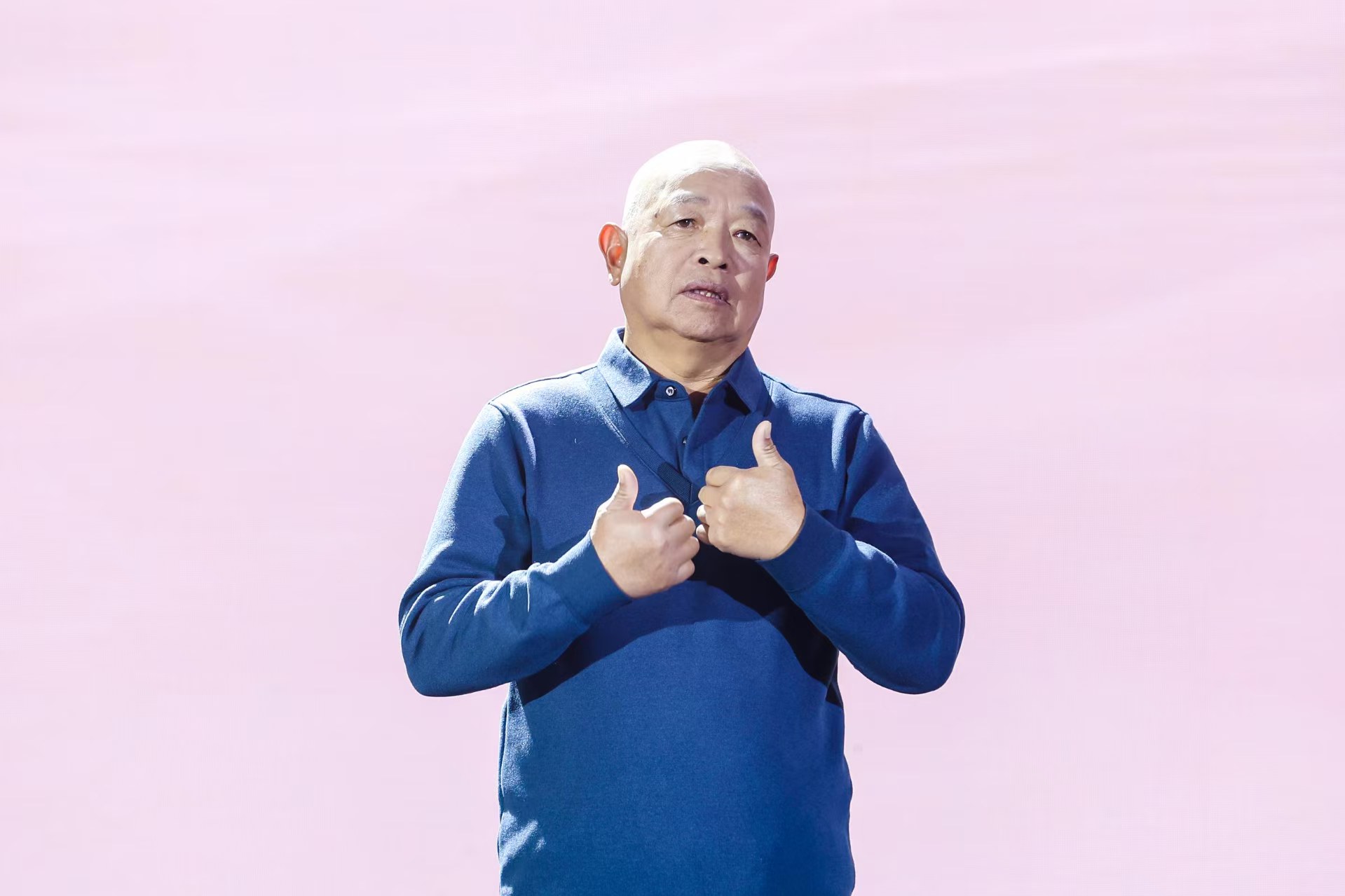 “山東好人”、煙臺市無聲洗車場經(jīng)理柳興濤。人民視頻供圖。