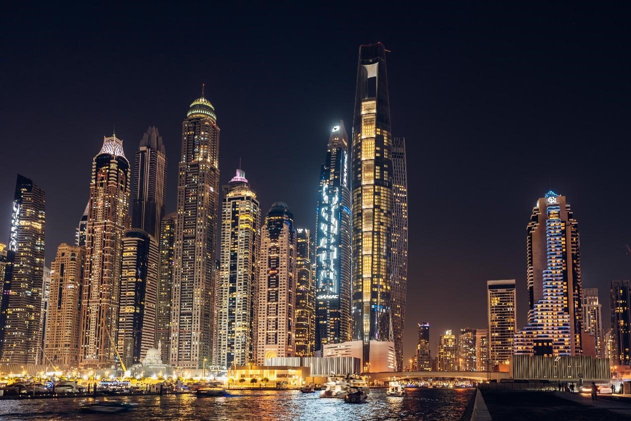 瑪瑞納地區(qū)夜景。中鐵十八局供圖