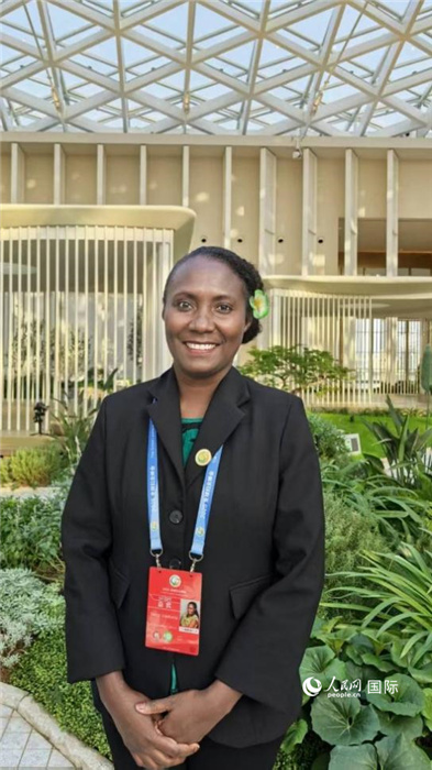 所羅門群島婦女、青年、兒童與家庭事務(wù)部新聞發(fā)言人尼祿·凡科莎接受人民網(wǎng)采訪。 人民網(wǎng) 吳詩敏攝