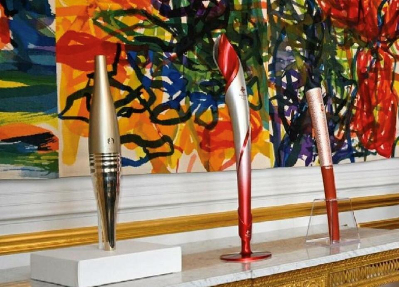 中法元首互贈(zèng)的奧運(yùn)火炬。