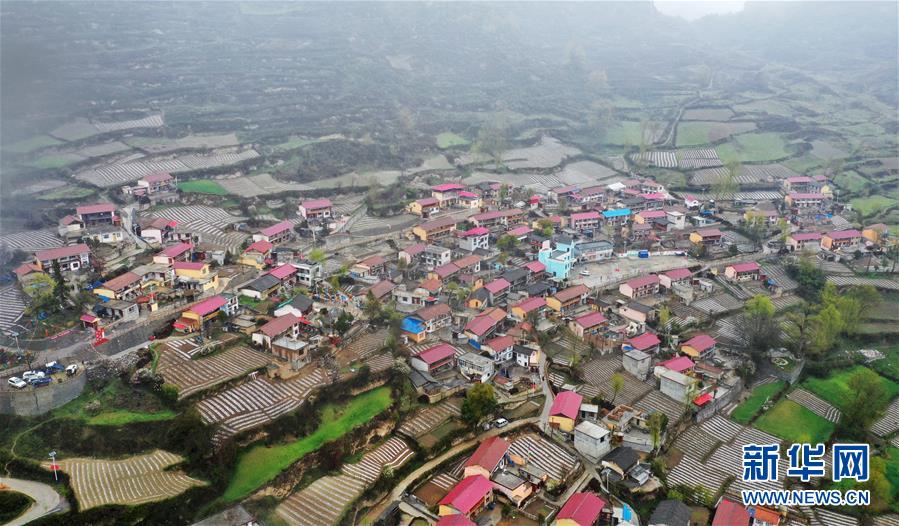 (脫貧攻堅(jiān)·圖片故事)(1)扶貧相冊——藏族村寨的脫貧“貼心人”