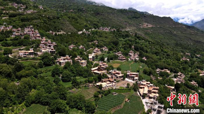 四川丹巴村民洛太的民宿致富夢(mèng)：“除了好政策，自己更要有干勁”