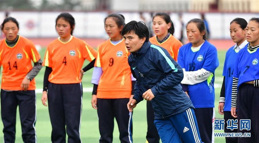 （體育·專題）（16）足球——踢球吧！草原女孩