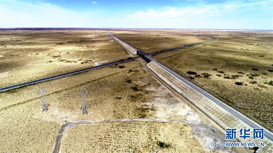 (圖文互動)(2)格庫鐵路青海段正式開通運(yùn)營