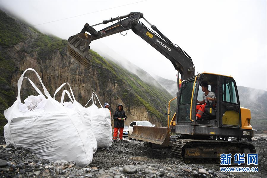 (防汛抗洪)(4)甘肅舟曲:全力搶通“生命通道”