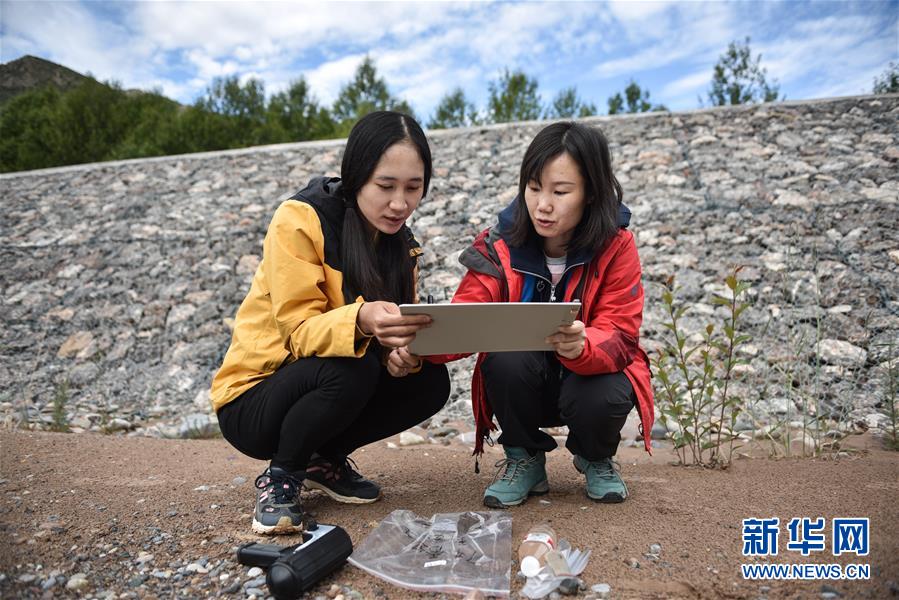 (熱點(diǎn)鮮報·圖文互動)(1)科學(xué)也能很浪漫——看“女漢子”如何在青藏高原做科考