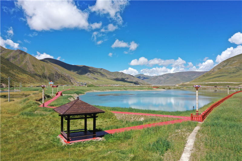 宜牛二村砂場生態(tài)修復(fù)后狀況。甘孜州石渠生態(tài)環(huán)境局供圖