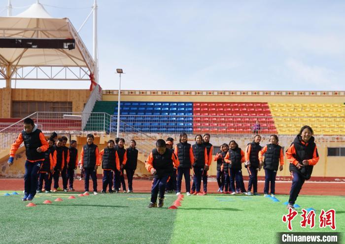 圖為孩子們正在進(jìn)行訓(xùn)練。　馬銘言 攝