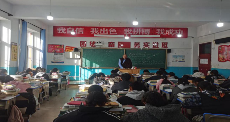 青?，斍撸寒惖剞k班讓孩子享受優(yōu)質(zhì)教育