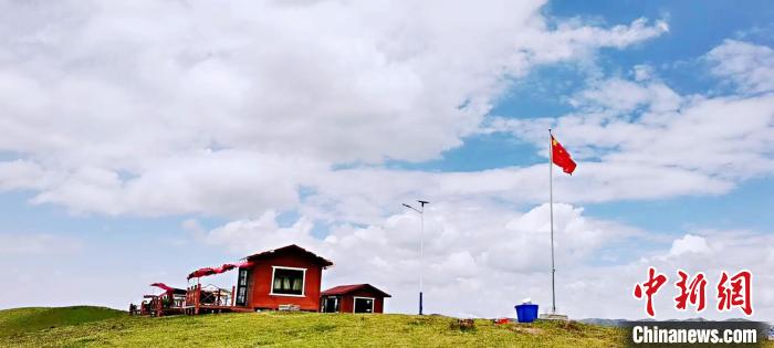 圖為地處同仁市加吾鄉(xiāng)東維村的農(nóng)家樂?！⑿憔?攝