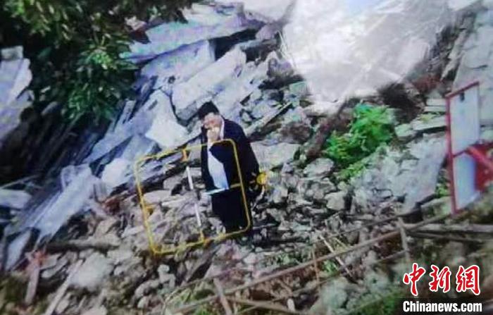 四川瀘定6.8級(jí)地震:無(wú)人機(jī)震區(qū)巡查發(fā)現(xiàn)2名幸存者