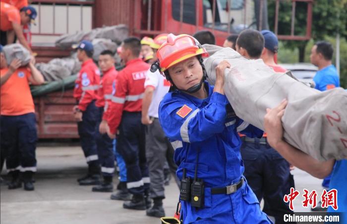 從汶川到瀘定，14年來(lái)他們依舊“在現(xiàn)場(chǎng)”