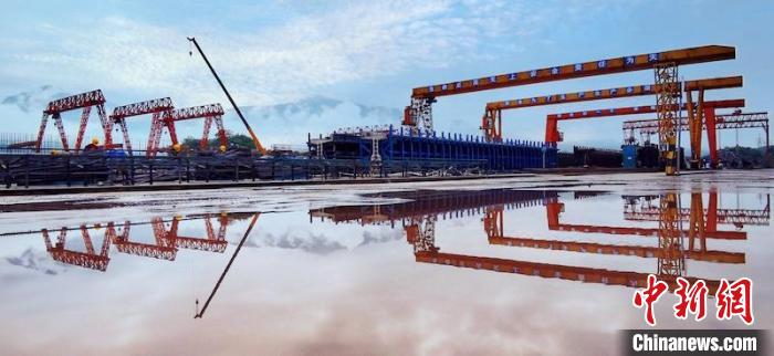 成蘭鐵路高原段T梁發(fā)運(yùn)全部完成。　中鐵八局 供圖